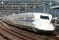 Shinkansen série N700 en service Nozomi à la gare de Shin-Kōbe, le 1er avril 2008