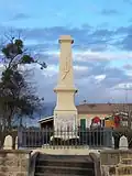 Le monument aux morts près de l'église Saint-Pierre (déc.&nbsp;2009).