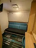 Cabine interne équipée de couchettes superposées.