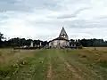 L'église Notre-Dame, dans les champs (juil.&nbsp;2012)