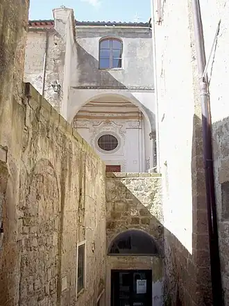 La synagogue.