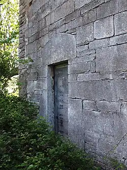 Porte façade nord.