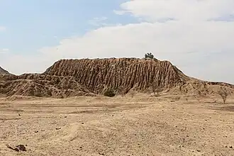 Une pyramide.