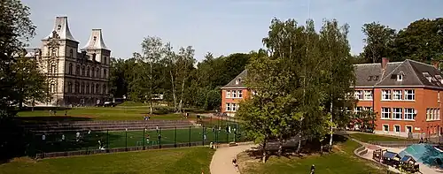 L'école internationale Reine Astrid&nbsp;(en).