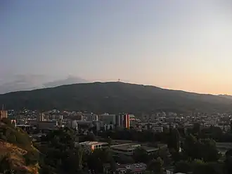 Vue du mont Vodno surplombant Skopje.