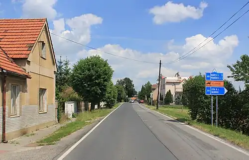 Route no&nbsp;610 à Podbrahy.