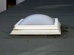 Puits de lumière en coupole.