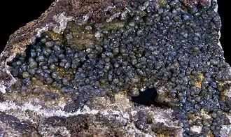 Smithsonite sur hémimorphite, Vieille Montagne, Belgique (6 cm).