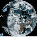 Animation de l'ombre de la Lune se déplaçant sur la surface terrestre ; prise depuis le satellite GOES-16.