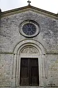 Le portail d'entrée et la rosace