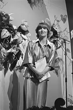 Ati Dijckmeester&nbsp;(nl), la présentatrice du Nationaal Songfestival 1977.
