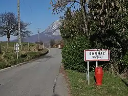 Entrée à Ragès.