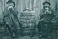 Deux sonneurs de Pluméliau, l'un de biniou, l'autre de bombarde, en 1928 (Le Nouvelliste du Morbihan).
