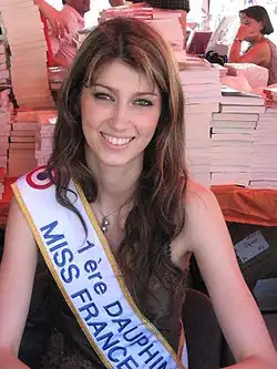 Sophie Vouzelaud, Miss Limousin 2006, 1re dauphine de Miss France 2007 et Miss International France 2007.