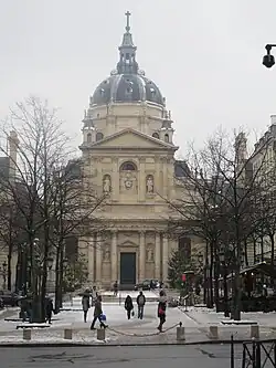 Sous la neige.