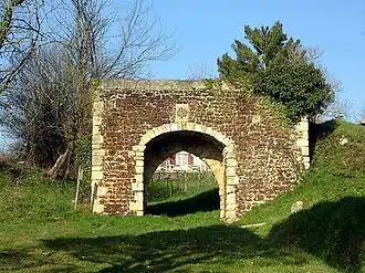 Porte des Anglais, à Sore, XIIIe siècle.