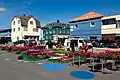 Place du marché de Sortland en été