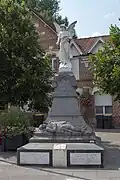 Le monument aux morts.