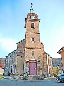 Façade de l'église de Soye.