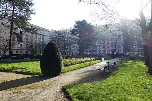 Allée.