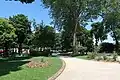 Vue du square.