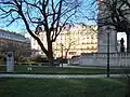 Vue générale avec la tour, la statue de Pascal et le monument à Nerval.