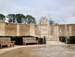 Fontaine sèche au square des Francine.