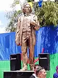 stèle à effigie du militant berbériste Mohamed Haroun (Masin Uharoun), Akbou.