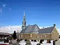 Vue arrière avec le cimetière.