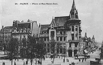 Banque Charles Renauld, à l'angle de la rue Saint-Jean, datant du début du XXe siècle.