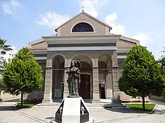 La :cathédrale Saint-Jean d'Izmir&nbsp;(en).
