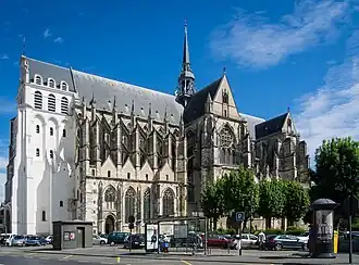 La basilique côté sud.