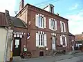 Mairie et agence postale.