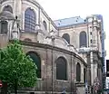 Vue extérieure du chœur, du déambulatoire et du transept nord.