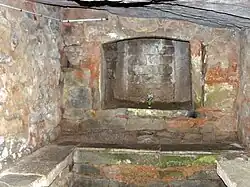 Intérieur de la grotte de Saint-Valbert.