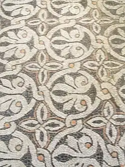 Motifs végétaux.