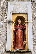 Statue de saint Antoine l'Abbé, sur la façade principale