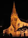 La cathédrale de nuit.