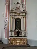 collégiale baroque, autel mineur de droite, statue de sainte Irmine.
