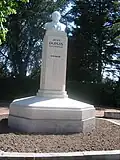 Monument à la mémoire de Jean Dupuis.
