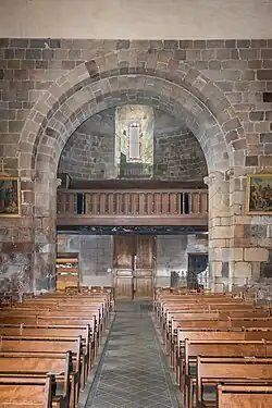 Nef vers l'entrée.
