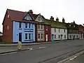 Frontage stérilisé par une dalle de ciment ; Chichester, West Sussex, Royaume-Uni