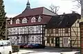 La maison Kreyenbergsches Haus (à gauche)
