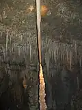 Stalagmite et stalactite.