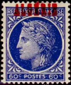 Photographie d'un timbre postal imprimé en bleu avec la mention « ALGÉRIE » en surimpression.
