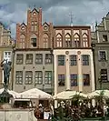 Façades gothiques des maisons 50 & 51