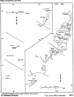 Carte au trait d'un groupe d'îles disposées selon une courbe