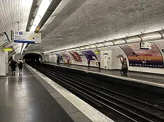 Vue des quais en direction de Nation.