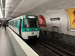 Entrée d'une rame MF 77 pour Pointe du Lac.