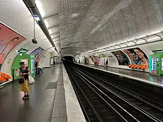 Les quais vus en direction de Nation.